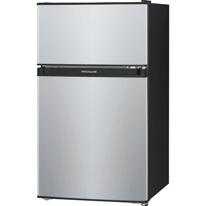 Frigidaire Top-Freezer Refrigerator - 19in - 3.1 Cu. Ft. - Silver Mist 4 Frigidaire Top-Freezer Refrigerator - 19in - 3.1 Cu. Ft. - Silver Mist - Image 4