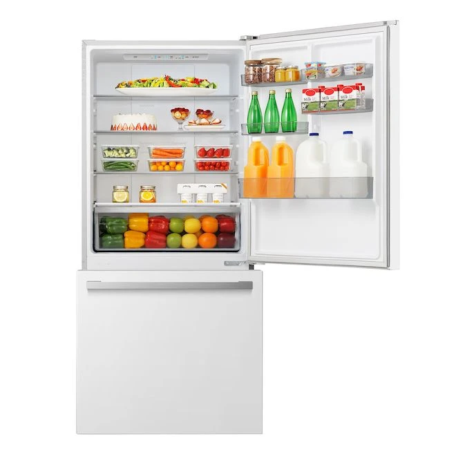 Hisense33-in White 17-ft³ Bottom-Freezer Refrigerator 4 Hisense33-in White 17-ft³ Bottom-Freezer Refrigerator - Image 4